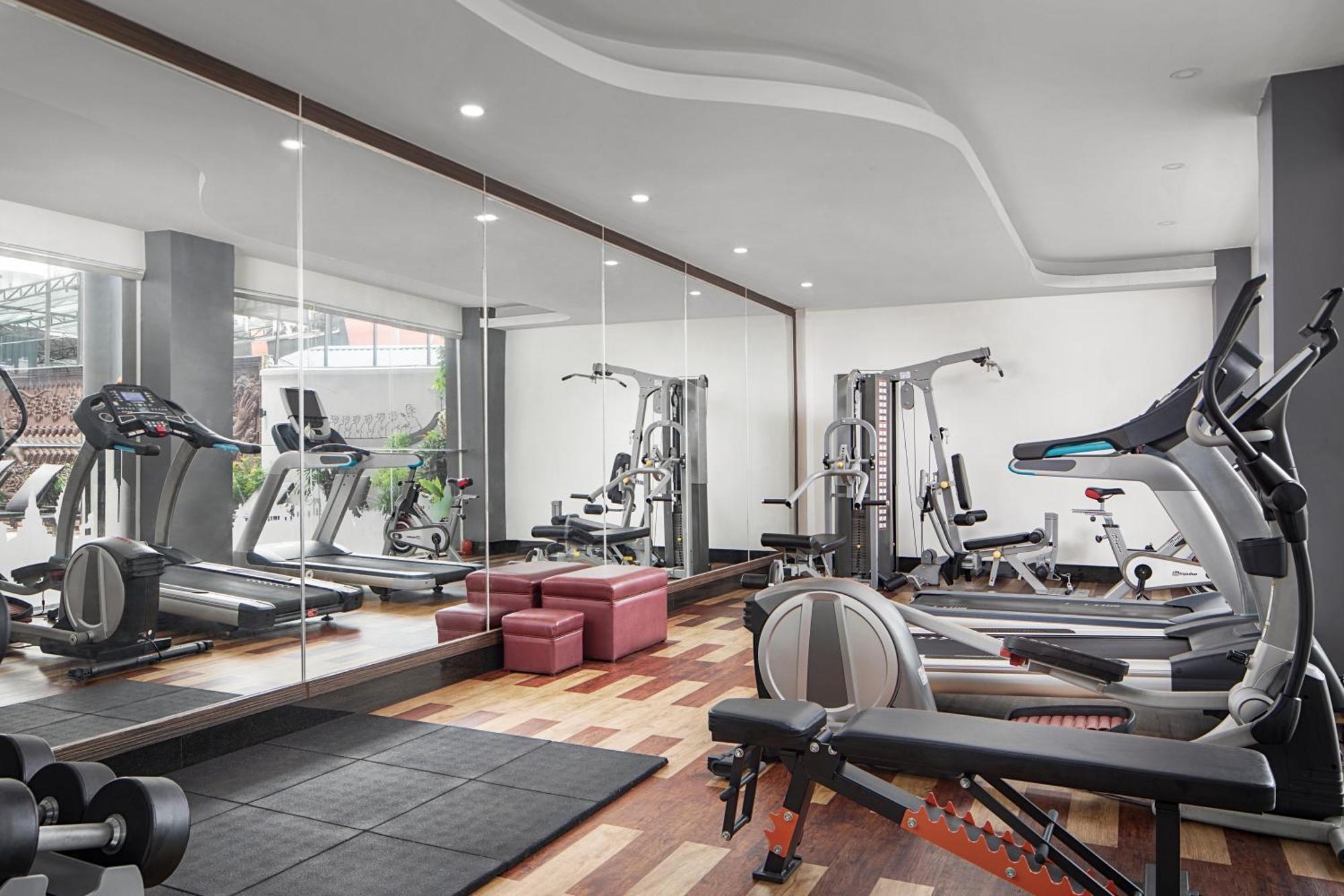 Ohana Phnom Penh Palace Hotel Εξωτερικό φωτογραφία