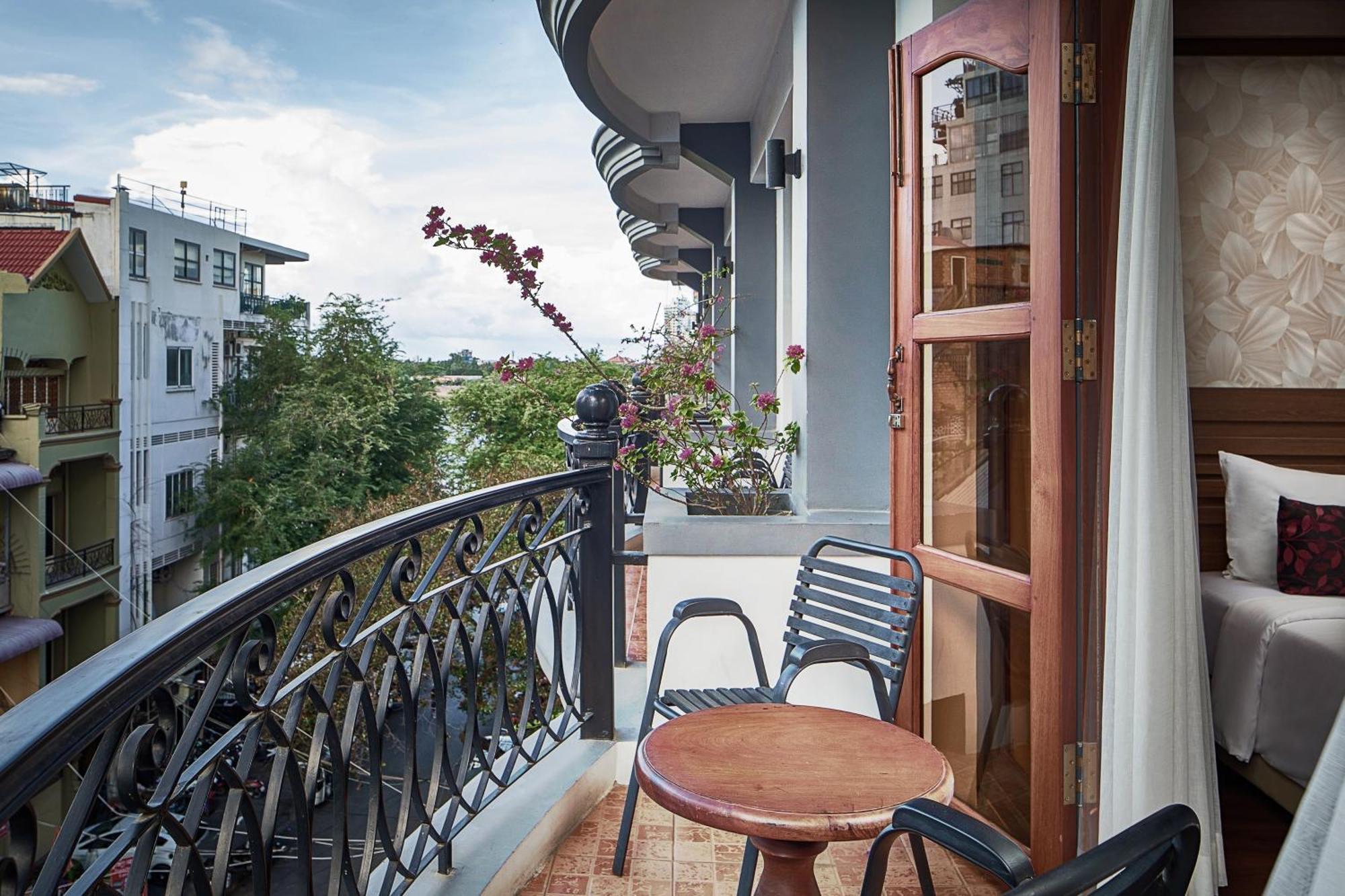 Ohana Phnom Penh Palace Hotel Εξωτερικό φωτογραφία