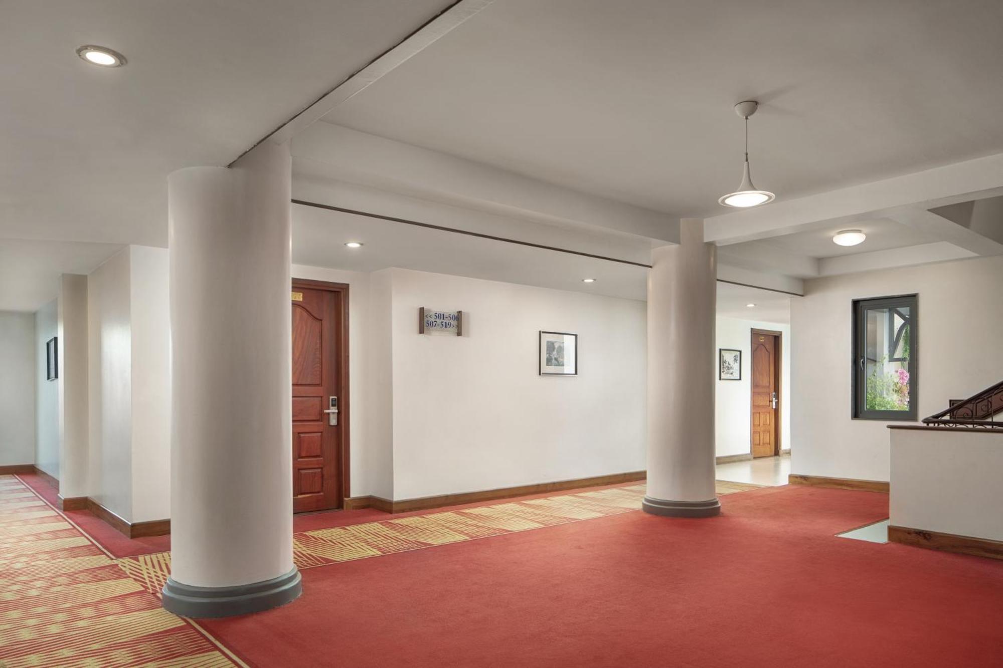 Ohana Phnom Penh Palace Hotel Εξωτερικό φωτογραφία