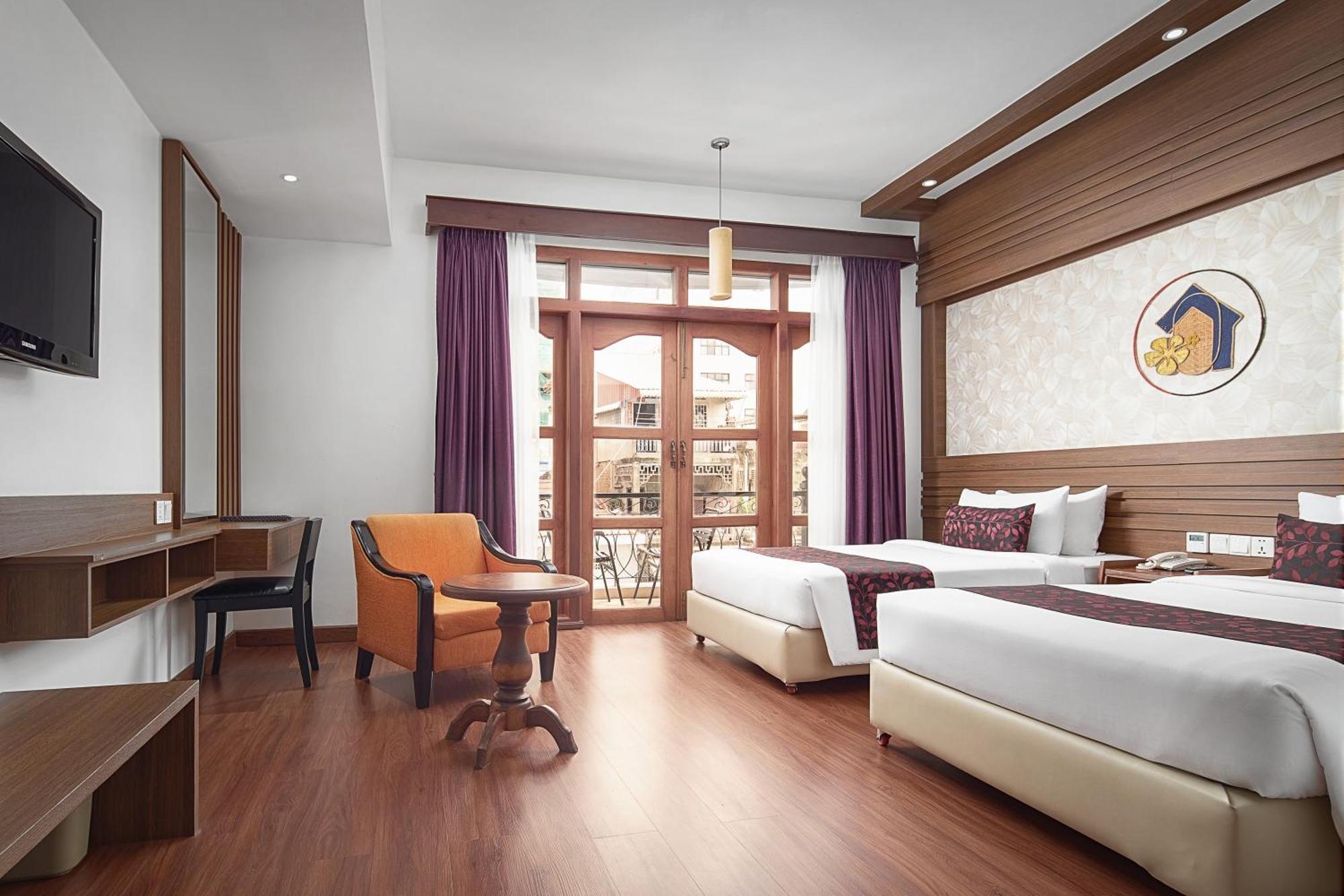 Ohana Phnom Penh Palace Hotel Εξωτερικό φωτογραφία