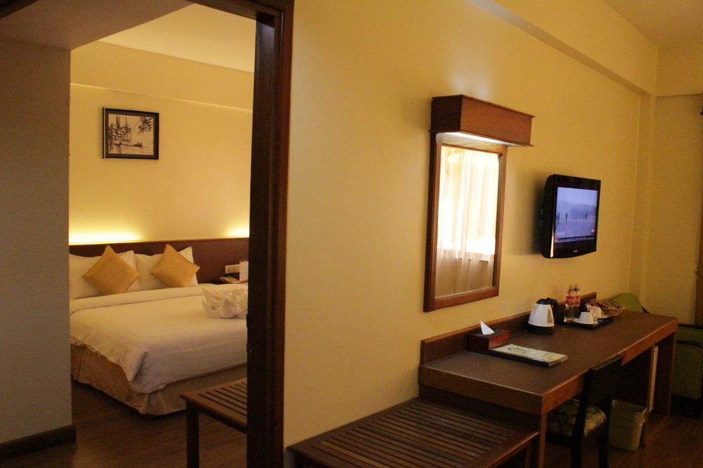 Ohana Phnom Penh Palace Hotel Εξωτερικό φωτογραφία