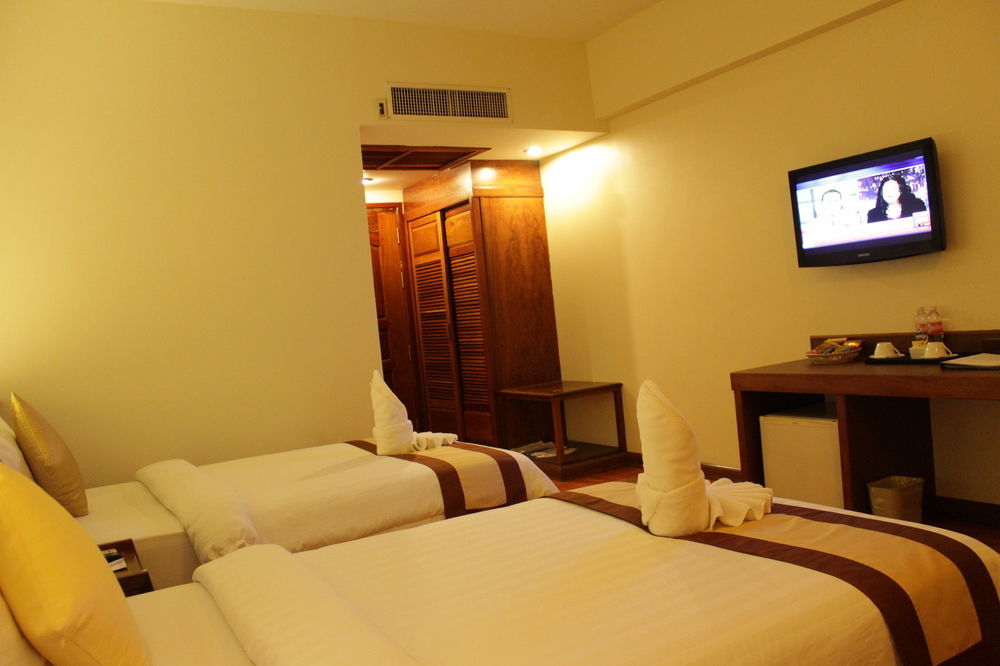 Ohana Phnom Penh Palace Hotel Εξωτερικό φωτογραφία